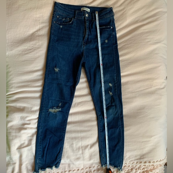 ZARA - Premium Denim Collection - high waisted distressed size 6 jeans - Picture 15 of 16